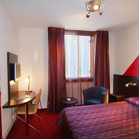 Kyriad Paradis 3* Marseille